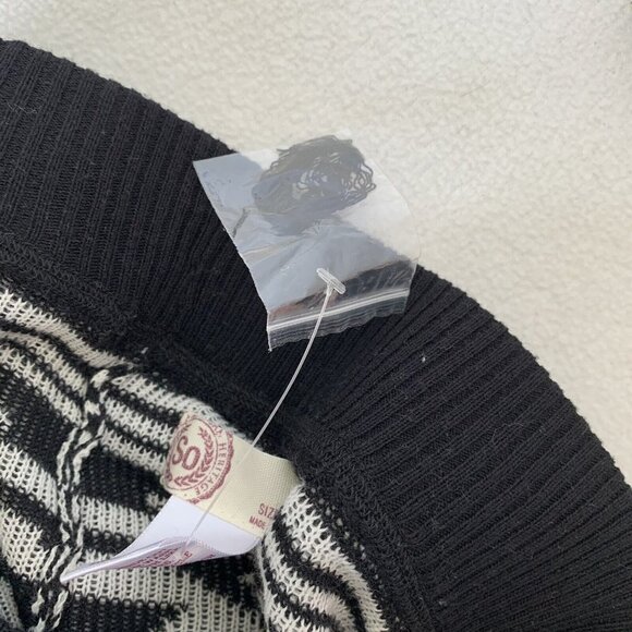 SO® Medium Black White Aztec High-Rise Sweater Leggings Juniors New - Picture 12 of 13